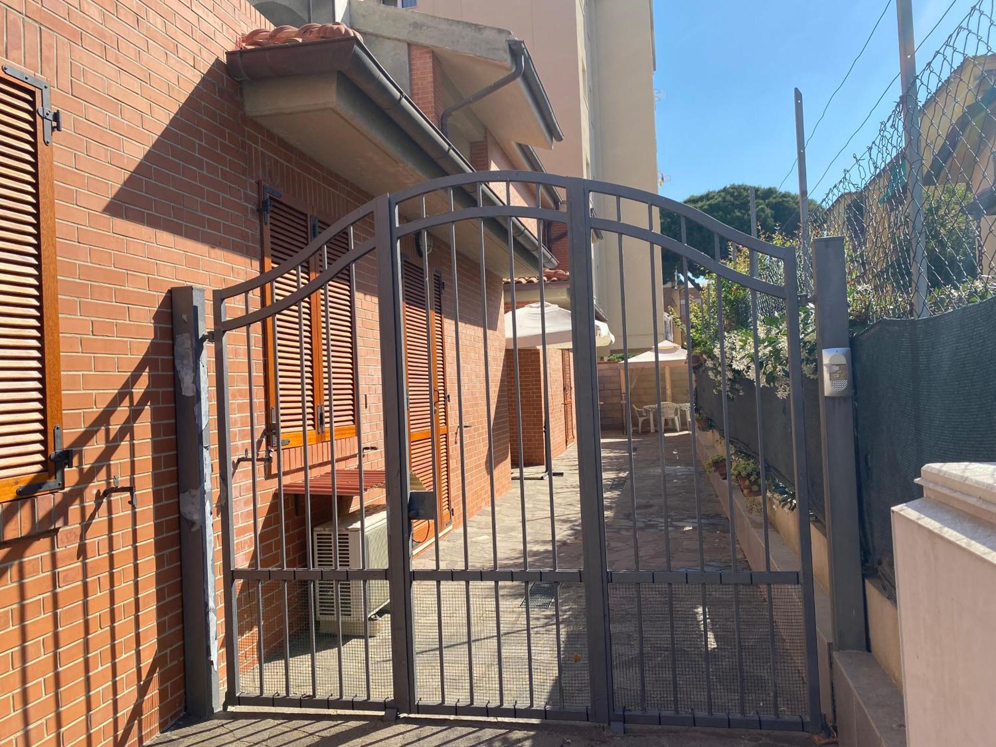 I Portici Appartamenti Marina di Grosseto Exterior foto